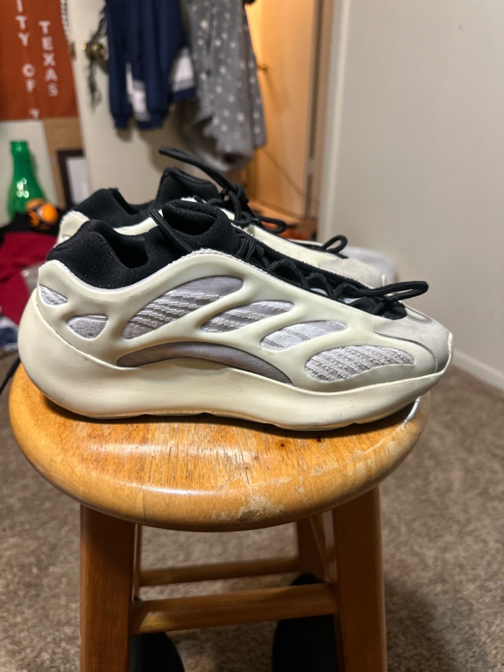Vintage Adidas Yeezy 700 V3 “Azael” 2019 size 7.5